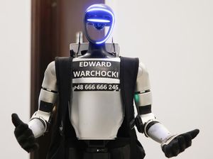 Video Edward Warchocki: Robot yang Bikin Babi Hutan Kabur!