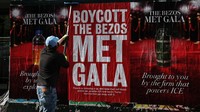 Poster Boikot Met Gala 2026 Muncul di New York
