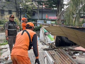 Jadi Tempat Jual Miras, 14 Bangunan Liar di Gunung Sahari Dibongkar Petugas