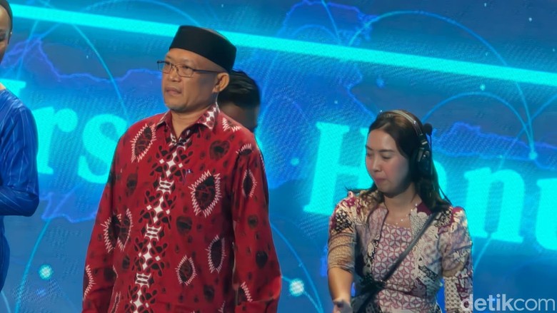 Jamaludin Raih Penghargaan Individu Pejuang Internet Masuk Desa