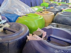 Warga Bondowoso Diringkus, Timbun 1 Ton BBM Subsidi-Suplai Kios Eceran