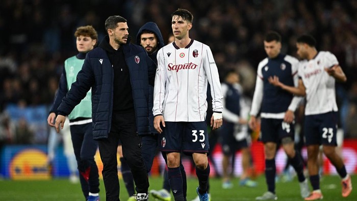 Soccer Football - UEFA Europa League - Quarter Final - Second Leg - Aston Villa v Bologna - Villa Park, Birmingham, Britain - April 16, 2026 Bolognas Juan Miranda looks dejected after the match REUTERS/Dylan Martinez