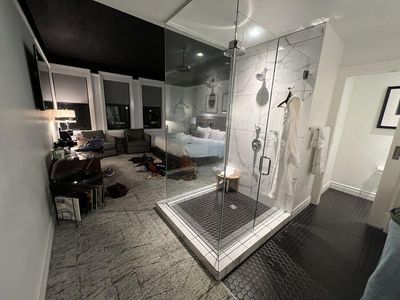 8 Potret Desain Hotel Zonk yang Bikin Tamu Geregetan