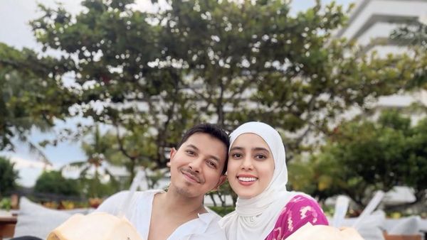 Romantis! Manisnya Fairuz A.Rafiq dan Sonny Septian saat Kulineran di Bali
