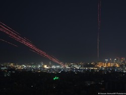 Gencatan Senjata Dimulai, Militer Israel Bertahan di Lebanon