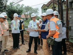 Jalur Akses Wisata Pantai Pesawaran Lampung Diperlebar