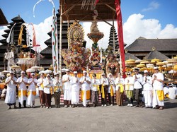 Kakorlantas Upacara Adat-Doa Bersama di Pura Besakih, Harap Kelancaran Kemala Run 2026