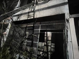 Ada Selis Sedang Di-charge Saat Kebakaran Tewaskan Sekeluarga di Jakbar