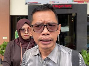 Kuasa hukum terdakwa R (14) mengungkap kejanggalan eksekusi kasus pembunuhan dan perkosaan, mengaku belum menerima salinan putusan banding.