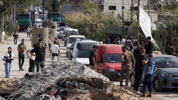 Meski Hancur, Jembatan Qasmiyeh Jadi Jalur Pulang Warga Lebanon