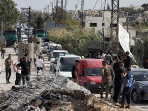 Meski Hancur, Jembatan Qasmiyeh Jadi Jalur Pulang Warga Lebanon