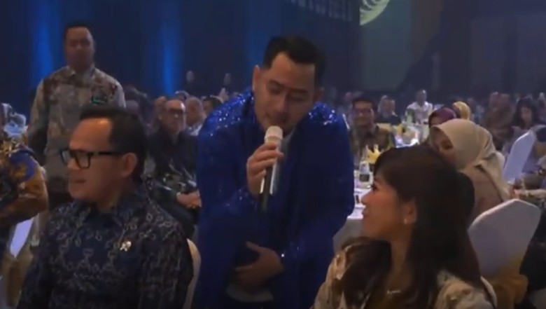 Video Momen Meutya Hafid Nyanyi Bareng Nassar di Apresiasi Konektivitas Digital