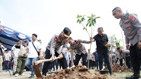 Polda Banten Tanam 1.000 Pohon di Situ Rawa Arum Cilegon untuk Gerakan ASRI
