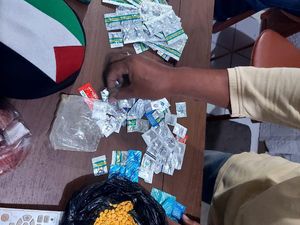 Penjualan Tramadol Kedok Toko Ikan Hias Terbongkar Berkat Respons Cepat 110