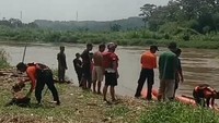 Evakuasi Dramatis 5 Pencari Rumput Terjebak Banjir di Delta Sungai Progo