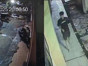 Detik-detik Rekaman CCTV Alung Tersangka 58 Kg Sabu Kabur dari Polda Jambi