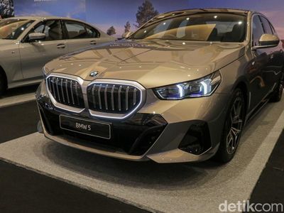 BMW Hadirkan 80 Mobil dan Motor Ikoniknya di JIExpo
