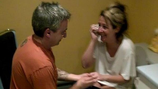 Deretan Momen Lamaran Paling Nyeleneh yang Sempat Viral di Internet