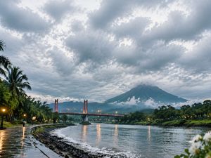 Cuaca Jatim Hari Ini Berawan 37 Wilayah, Tuban Hujan Ringan