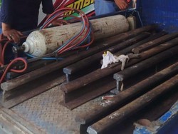 2 Pria Boyolali Diciduk Usai Curi Rel KA Bekas di Gatak Sukoharjo