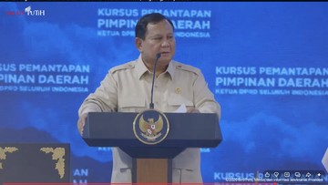 Prabowo Cek Cadangan Beras di Gudang Bulog Magelang