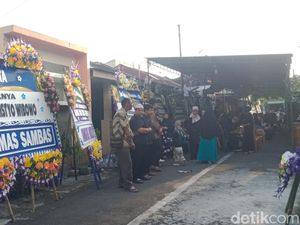 Pelayat Berdatangan ke Rumah Duka Korban Heli PK-CFX Jatuh Asal Klaten