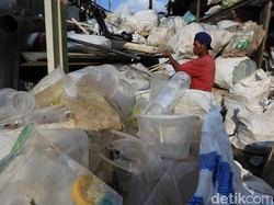 Pramono: Program Pilah Sampah di Jakarta Dimulai Minggu 10 Mei