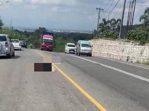 Truk Rem Blong di Sidrap Seruduk Motor-Mobil, 2 Orang Tewas Mengenaskan