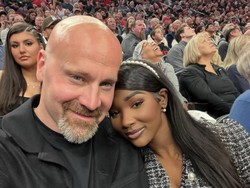 Influencer yang Baru Dilamar Kekasih Meninggal, Kematiannya Mencurigakan