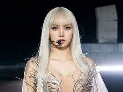 Lisa BLACKPINK Tampil di Coachella 2026 Bareng Anyma, Cantiknya Unreal Bak AI