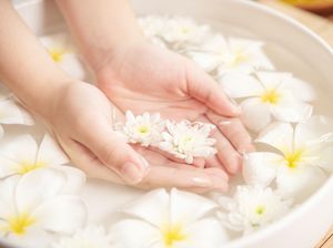 Mandi Bunga Bisa Bikin Awet Muda, Mitos atau Fakta? Simak Penjelasan Ilmiahnya