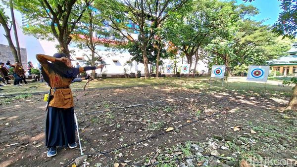 Surjan dan Kebaya di Arena Panah, Gladen Alit Meriahkan Hari Jadi Nganjuk