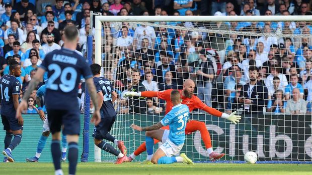 Napoli Vs Lazio: Il Partenopei Diterkam Elang di Kandang