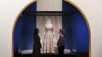 Pameran Terbesar Baju Ratu Elizabeth II, Ada Koleksi yang Belum Terekspos