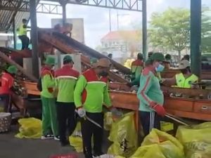 Beban Berat Petugas Kebersihan Pilah 50 Ton Sampah di TPST Mengwitani