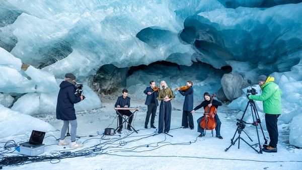 Saat Musik Bergema di Gletser yang Terancam Hilang