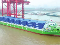 China Luncurkan Kapal Kontainer Listrik Terbesar Sejagat