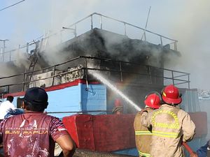 Video: Kobaran Api KM Gracias saat Diperbaiki di Pelabuhan Mayangan Probolinggo