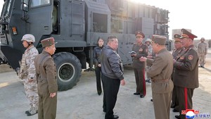 Kim Jong Un Awasi Uji Coba Rudal Balistik Taktis Korea Utara