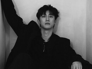 Kwak Dong Yeon Gabung THEBLACKLABEL