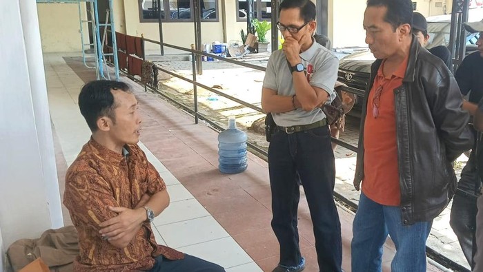 Pimpinan member aplikasi investasi Snapboost yang membawahi 18 daerah termasuk Nganjuk, Thomas Eko Winarto meminta perlindungan di Mapolres Nganjuk.