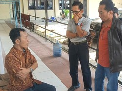 Pria Asal Bekasi Digeruduk Korban Investasi Bodong di Mapolres Nganjuk