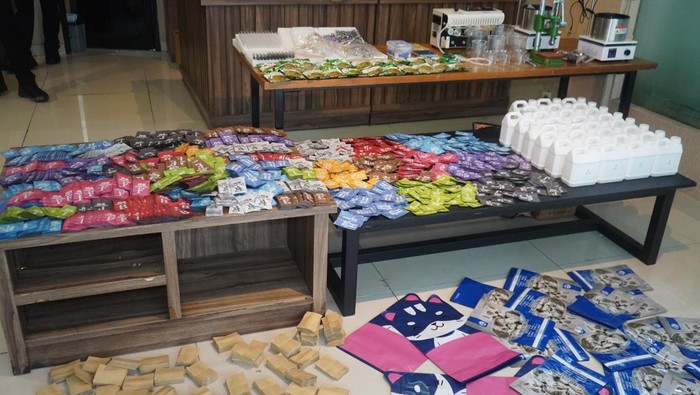 Polda Metro Jaya bongkar lab narkoba di Tangerang