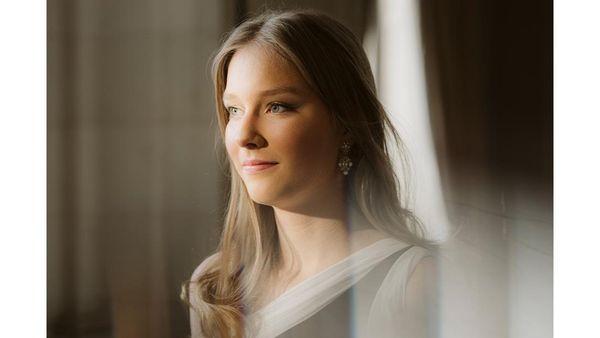 Foto Putri Eleonore dari Belgia Ultah ke-18, Gayanya Mirip Kate Middleton