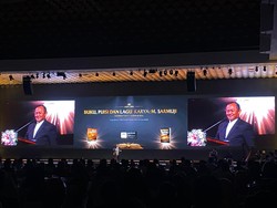 Sekjen Golkar Sarmuji Luncurkan Buku hingga Lagu, Kenang Sosok Mendiang Anak