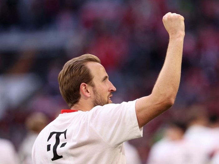 Soccer Football - Bundesliga - Bayern Munich v VfB Stuttgart - Allianz Arena, Munich, Germany - April 19, 2026 Bayern Munich's Harry Kane celebrates after winning the Bundesliga REUTERS/Gintare Karpaviciute DFL REGULATIONS PROHIBIT ANY USE OF PHOTOGRAPHS AS IMAGE SEQUENCES AND/OR QUASI-VIDEO.