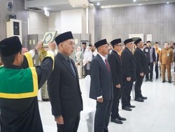 Walkot Illiza Lantik M Zubir Sebagai Kadiskominfo Banda Aceh