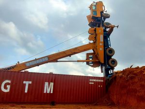 Kemunculan Alat Berat-WNA di Simpenan Sukabumi Jadi Sorotan