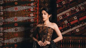7 Gaya Artis Pakai Kebaya hingga Batik Rayakan Hari Kartini