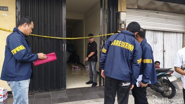 Bareskrim Polri geledah penyimpanan di Sidoarjo soal kasus impor HP terlarangan dari China